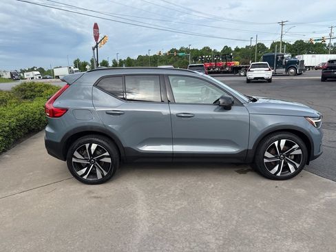 Certified 2023 Volvo XC40 B5 Ultimate w/ Protection Package Premier AWD/4WD image 5