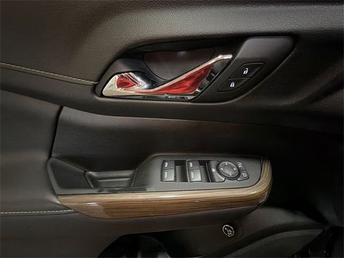 Used 2023 GMC Acadia SLE w/ Driver Convenience Package image 13