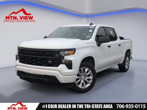 Used 2022 Chevrolet Silverado 1500 Custom AWD/4WD image 1