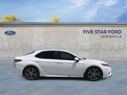 Used 2019 Toyota Camry SE FWD image 9