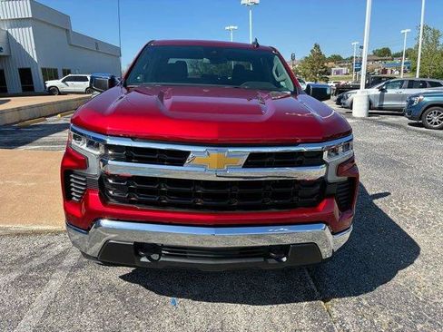 Used 2024 Chevrolet Silverado 1500 LT w/ Z71 Off-Road Package AWD/4WD image 3