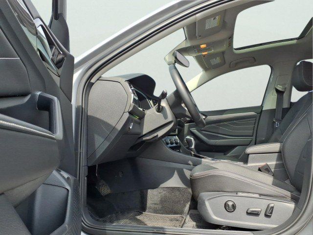 Certified 2023 Volkswagen Jetta SEL FWD image 14