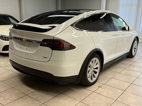 Used 2016 Tesla Model X 75D image 9