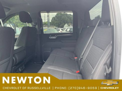 Used 2024 Chevrolet Silverado 2500 LT AWD/4WD image 10
