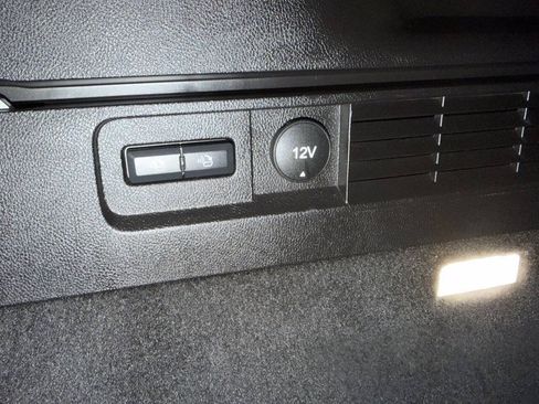 Used 2018 Lincoln MKX Reserve FWD image 18