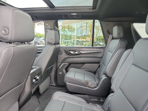 Used 2021 GMC Yukon Denali w/ Denali Premium Package AWD/4WD image 17
