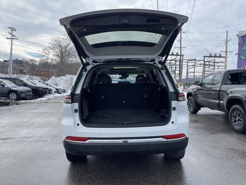 Certified 2023 Jeep Grand Cherokee Limited w/ Luxury Tech Group II image 13