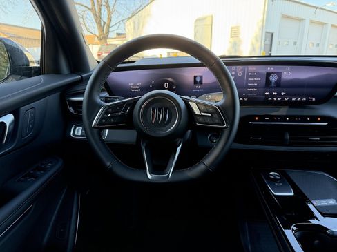 Used 2025 Buick Enclave Sport Touring image 13