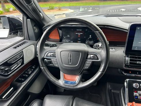 Used 2020 Lincoln Navigator Reserve w/ Luxury Package AWD/4WD image 23