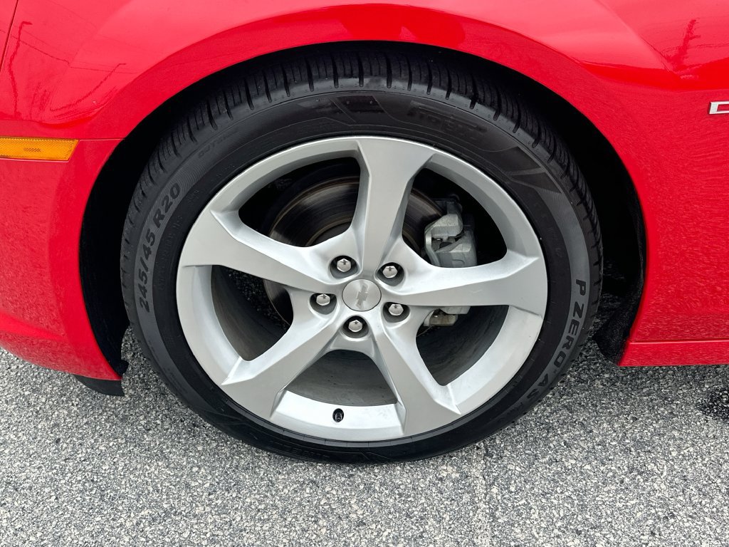 Used 2015 Chevrolet Camaro LT RWD image 23