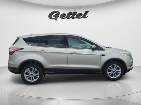 Used 2017 Ford Escape SE FWD image 4