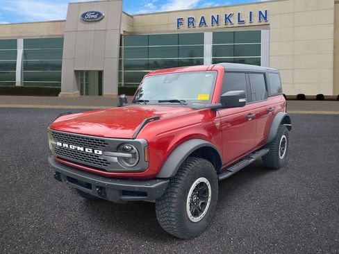 Used 2023 Ford Bronco Badlands w/ Sasquatch Package image 3