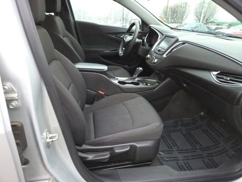 Used 2018 Chevrolet Malibu LT image 50