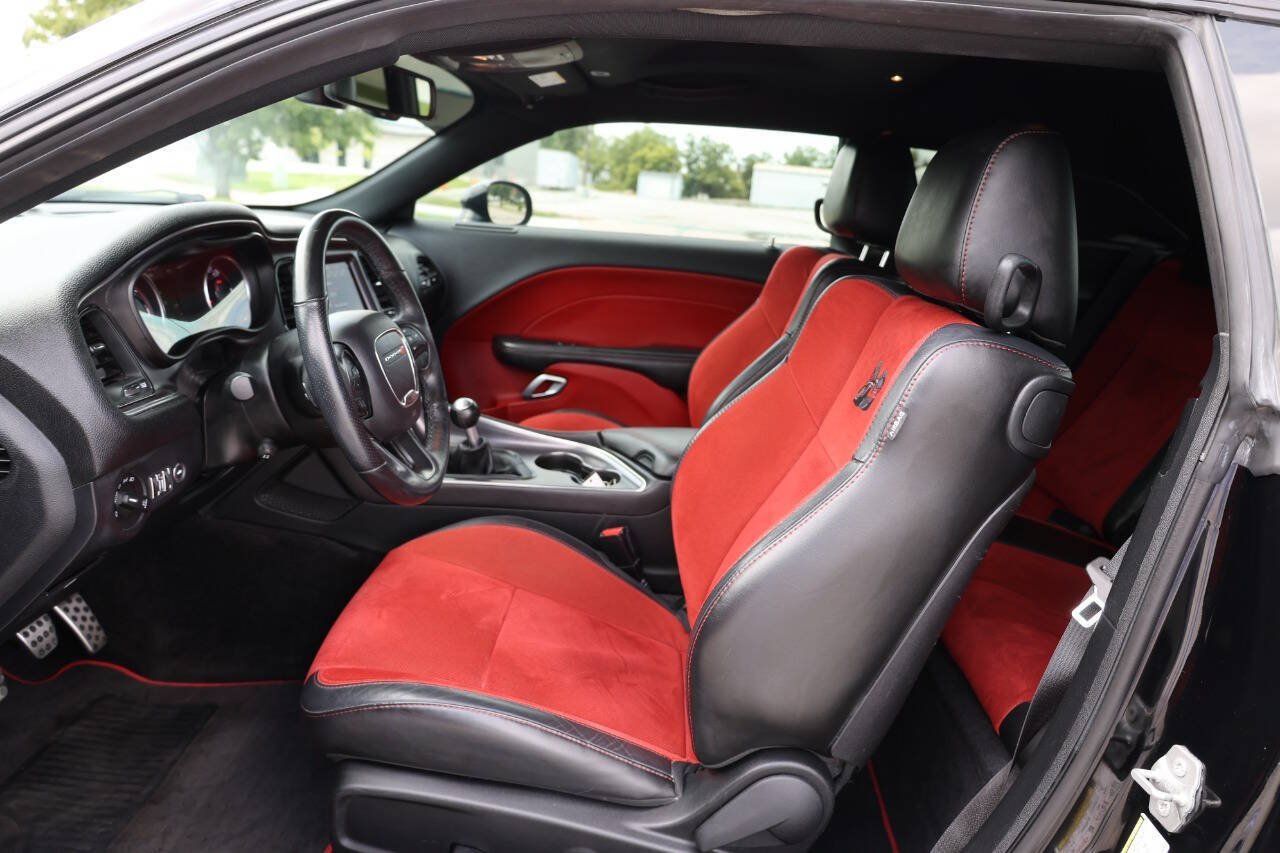 Used 2018 Dodge Challenger R/T Scat Pack RWD image 13