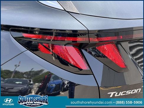 Certified 2025 Hyundai Tucson SEL AWD/4WD image 11
