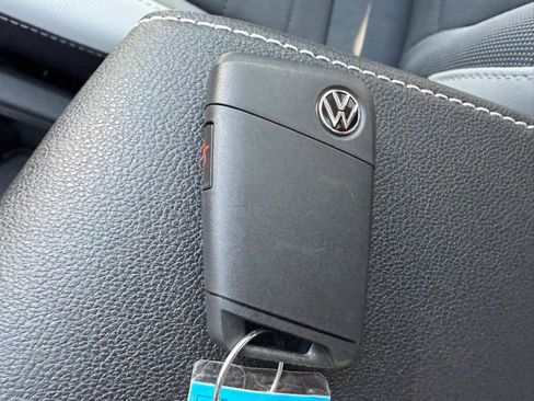 New 2026 Volkswagen Taos SE FWD image 28