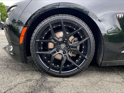 Used 2018 Chevrolet Camaro LT RWD image 8