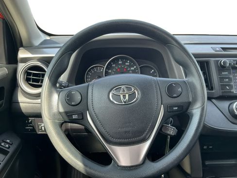 Used 2016 Toyota RAV4 LE AWD/4WD image 12