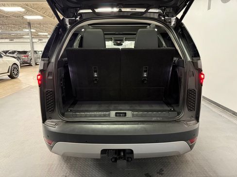 Used 2023 Land Rover Discovery S AWD/4WD image 24