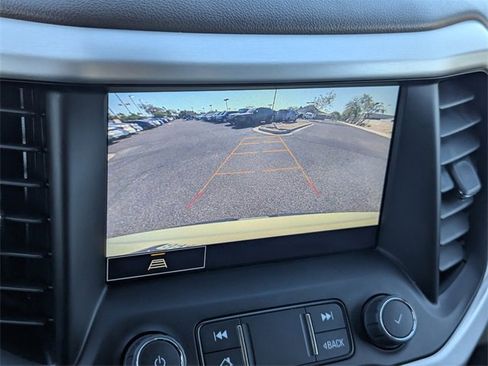 Used 2023 GMC Acadia SLT image 27