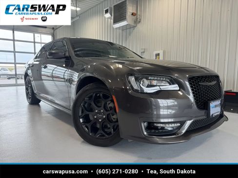Used 2022 Chrysler 300 Touring L AWD/4WD image 1