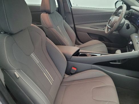 Used 2023 Hyundai Elantra SEL w/ Convenience Package image 21