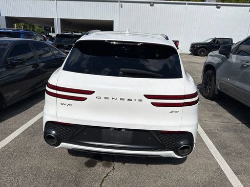 Used 2022 Genesis GV70 2.5T w/ Sport Prestige Package AWD/4WD image 10