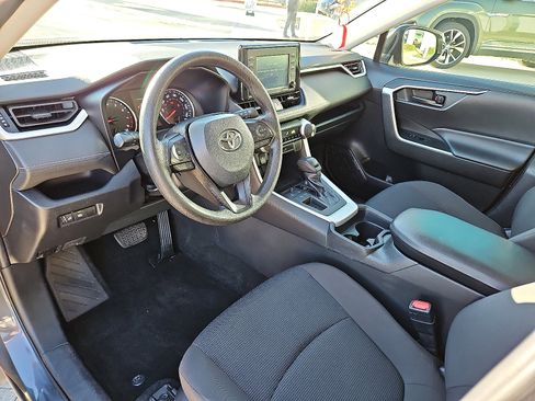 Used 2020 Toyota RAV4 LE image 10