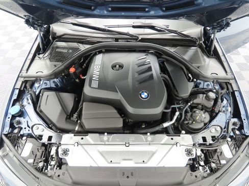 Used 2025 BMW 330i Sedan w/ Convenience Package RWD image 31