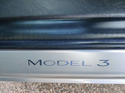 Used 2018 Tesla Model 3 Long Range image 21