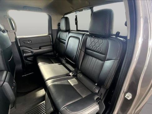 Certified 2024 Nissan Frontier SL RWD image 20