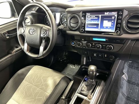 Used 2023 Toyota Tacoma TRD Sport image 10
