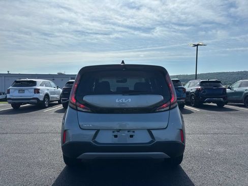 Used 2024 Kia Soul LX w/ Option Group 015 FWD image 4