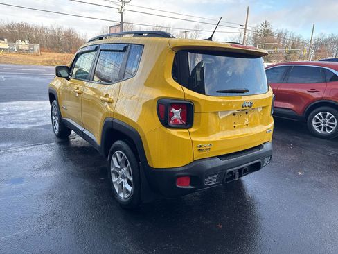 Used 2017 Jeep Renegade Latitude image 6
