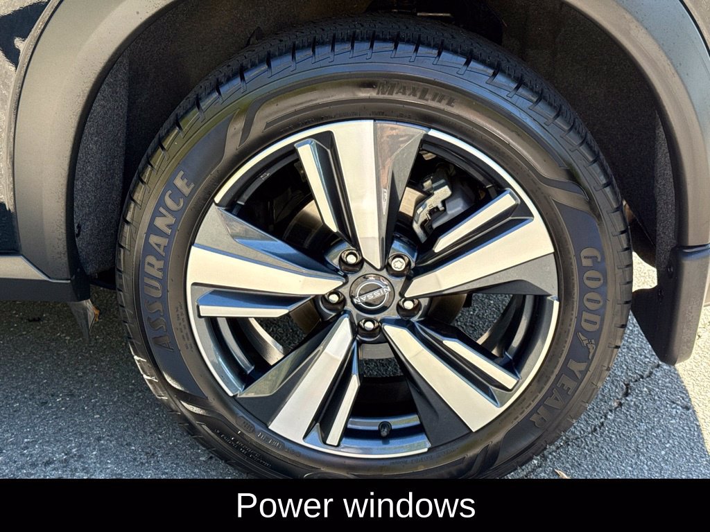 Used 2023 Nissan Rogue SL w/ SL Premium Package FWD image 11