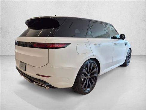 New 2027 Land Rover Range Rover Sport Dynamic SE AWD/4WD image 2
