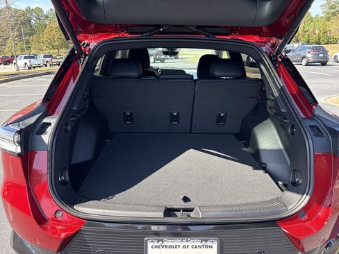 New 2026 Chevrolet Equinox EV LT image 18