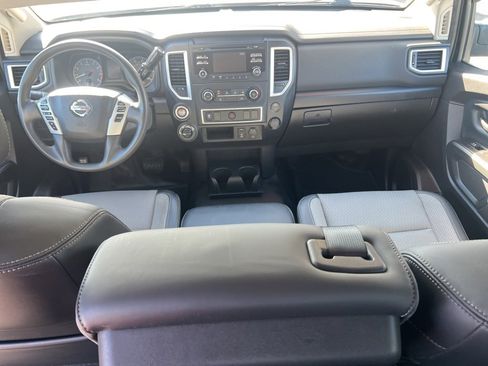 Used 2018 Nissan Titan S w/ S Utility Package image 30
