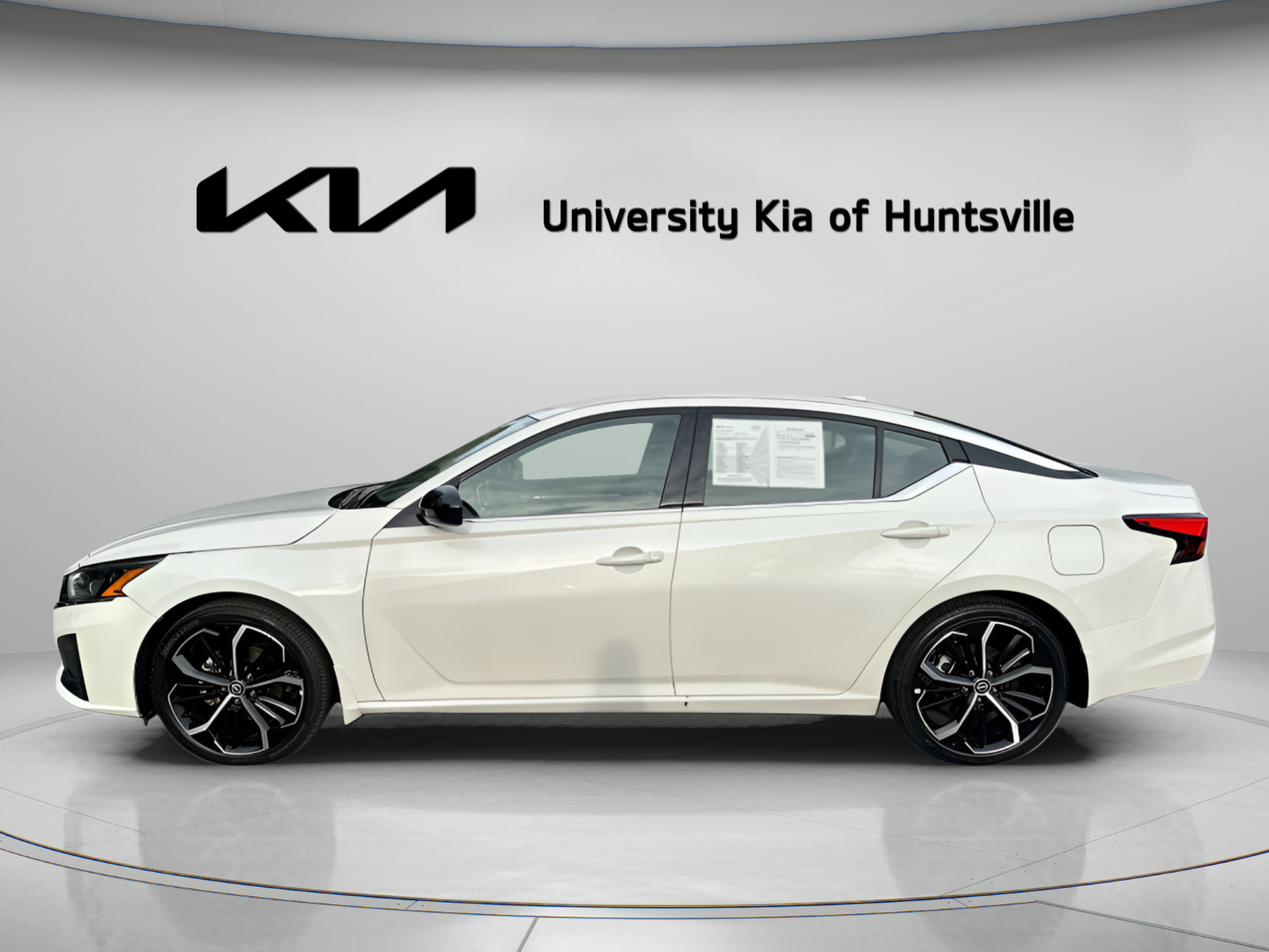 Used 2025 Nissan Altima 2.5 SR FWD image 5