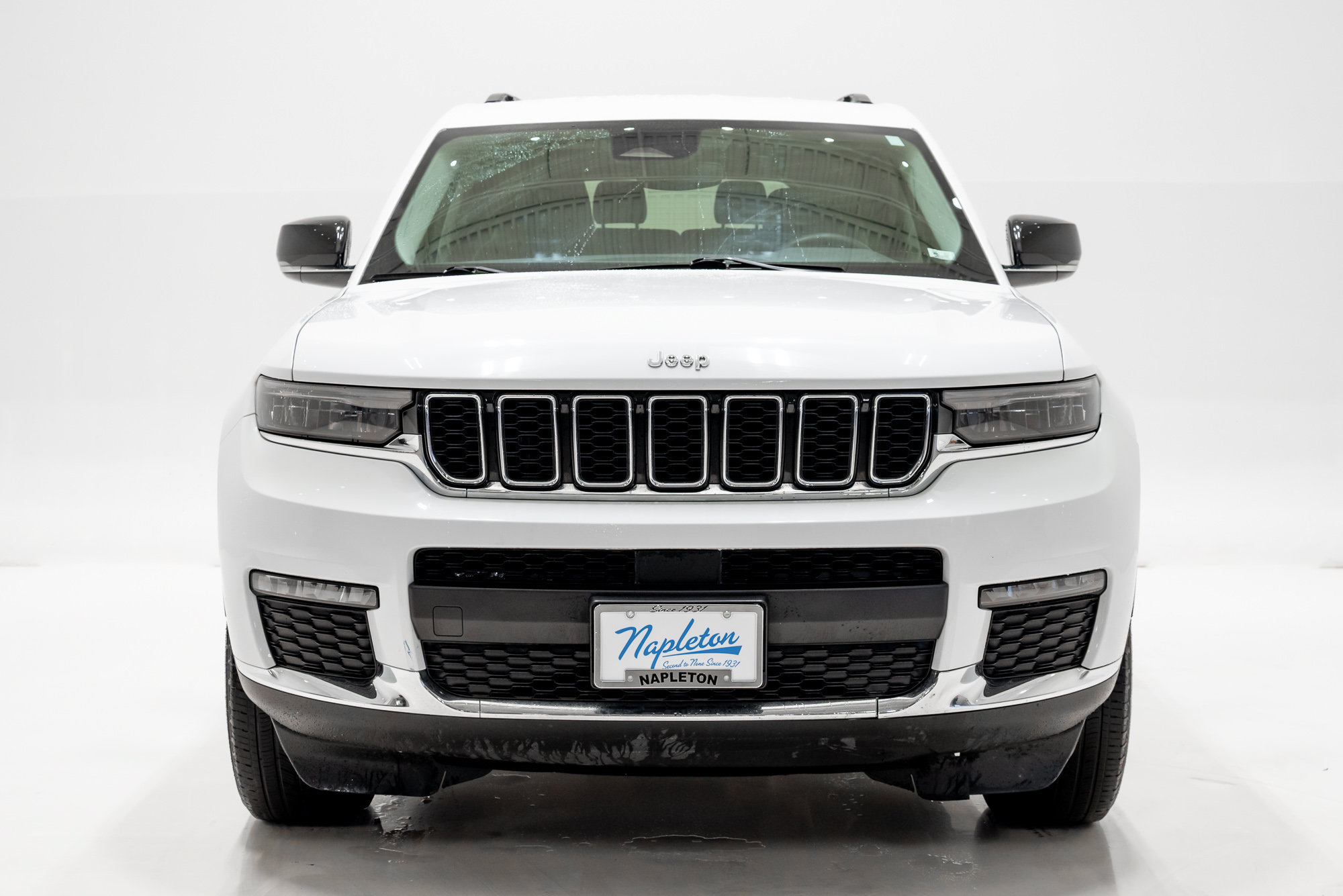 Used 2023 Jeep Grand Cherokee L Limited AWD/4WD image 7