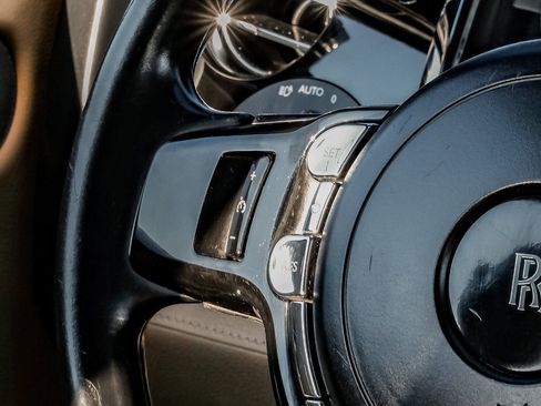 Used 2015 Rolls-Royce Ghost RWD image 18