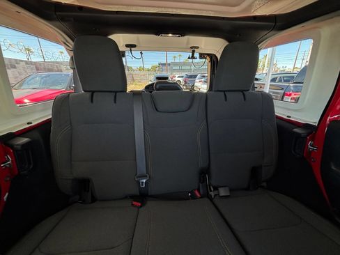 Used 2025 Jeep Wrangler Unlimited Sport AWD/4WD image 37