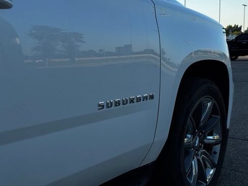 Used 2019 Chevrolet Suburban LT AWD/4WD image 42