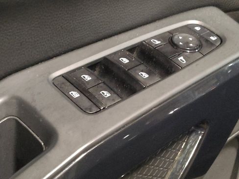 Used 2023 Nissan Pathfinder SV FWD image 27