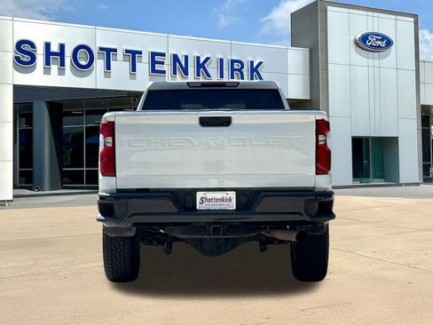 Used 2022 Chevrolet Silverado 2500 Custom w/ Custom Convenience Package AWD/4WD image 7
