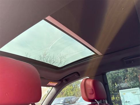 Used 2023 Maserati Levante Modena image 36