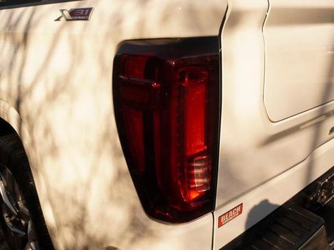 Used 2023 GMC Sierra 1500 SLT w/ SLT Premium Package image 39