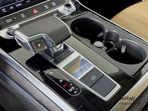 Used 2023 Audi Q8 Premium Plus w/ Premium Plus Package image 21