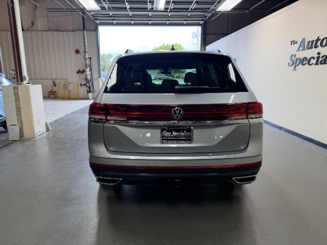 Used 2025 Volkswagen Atlas SE FWD image 5