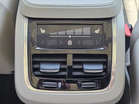 Used 2024 Volvo XC90 T8 Ultimate w/ Protection Package Premier image 19